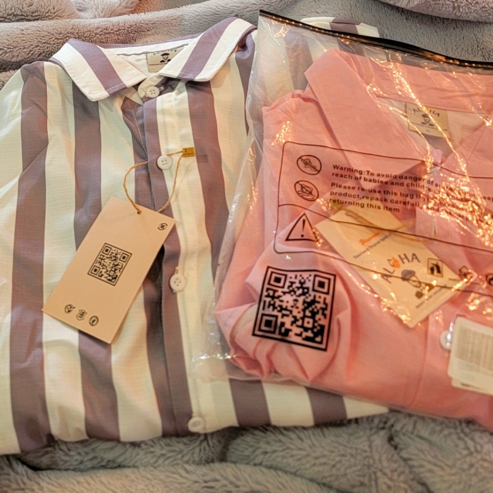 NWT set of 2 Aloha sleeves